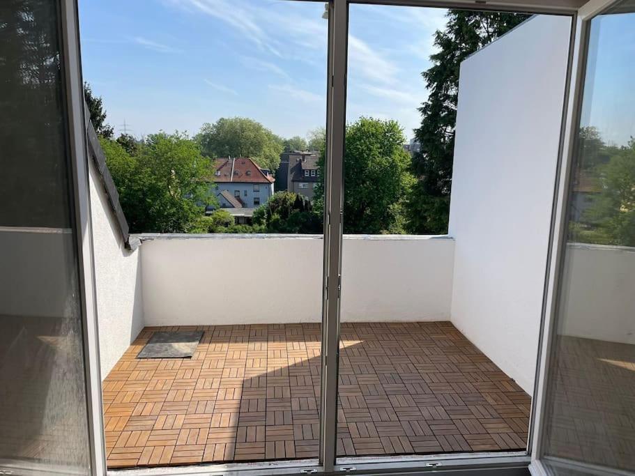 Moderne Ferienwohnung In Gelsenkirchen-Schalke Fuer 1 Bis 7 Personen Mit Terrasse, Ideal Fuer Gruppen & Stadionbesuche Exterior photo